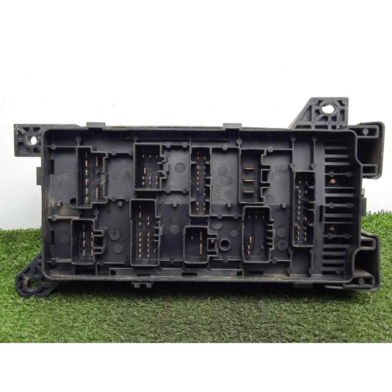 Recambio de caja reles / fusibles para kia carnival ii 2.9 crdi cat referencia OEM IAM 0K53H66760  