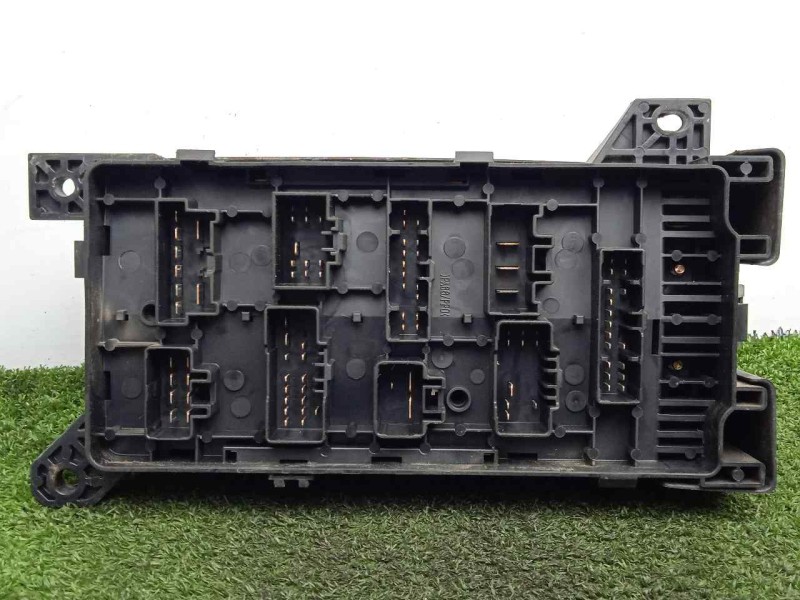 Recambio de caja reles / fusibles para kia carnival ii 2.9 crdi cat referencia OEM IAM 0K53H66760  