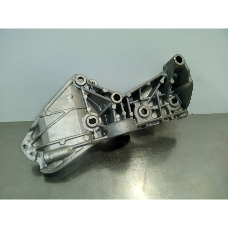 Recambio de soporte alternador para nissan qashqai (j11) 1.5 turbodiesel cat referencia OEM IAM 8200669494  