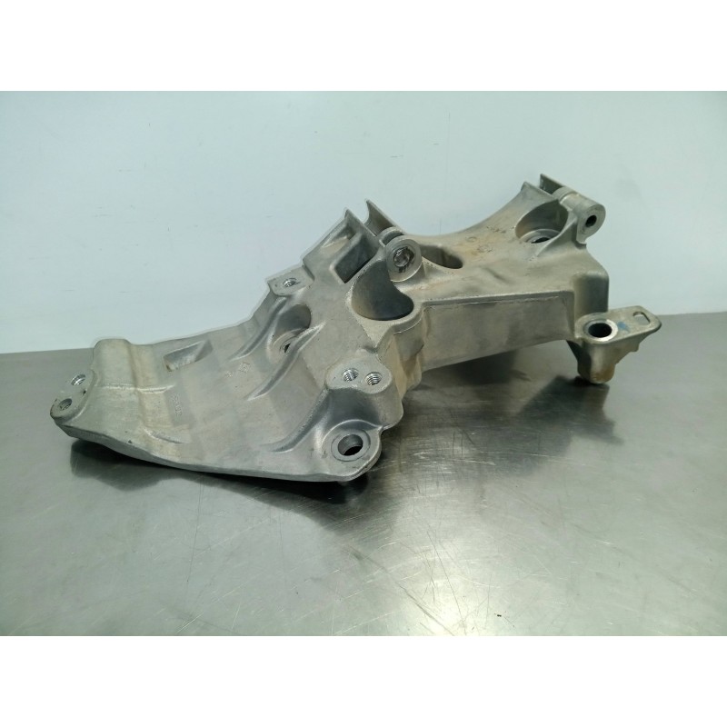 Recambio de soporte alternador para nissan qashqai (j11) 1.5 turbodiesel cat referencia OEM IAM 8200669494  