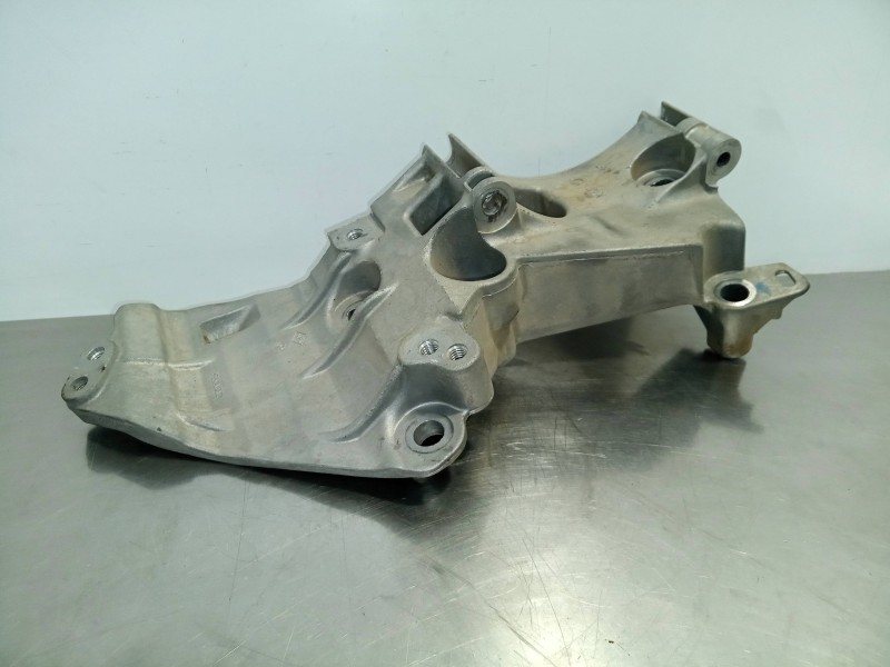 Recambio de soporte alternador para nissan qashqai (j11) 1.5 turbodiesel cat referencia OEM IAM 8200669494  