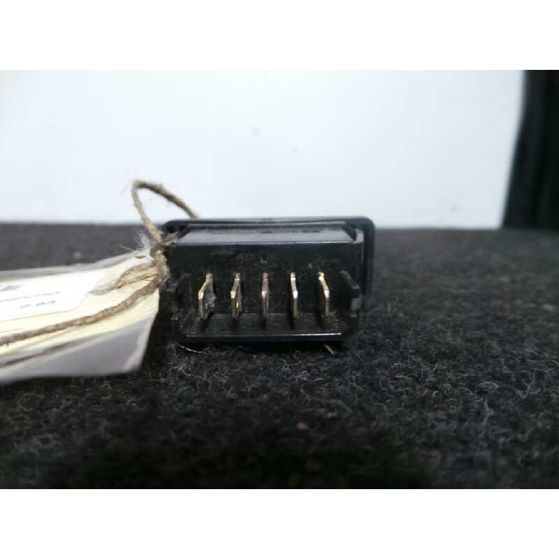 Recambio de mando elevalunas delantero derecho para peugeot 205 berlina 1.8 diesel cat referencia OEM IAM   5 PINES