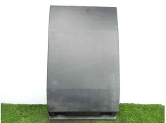 Recambio de molduras traseras para iveco daily furgón 2.3 diesel cat referencia OEM IAM 5801821758-5801821756 MONTAJE AMBOS LADO