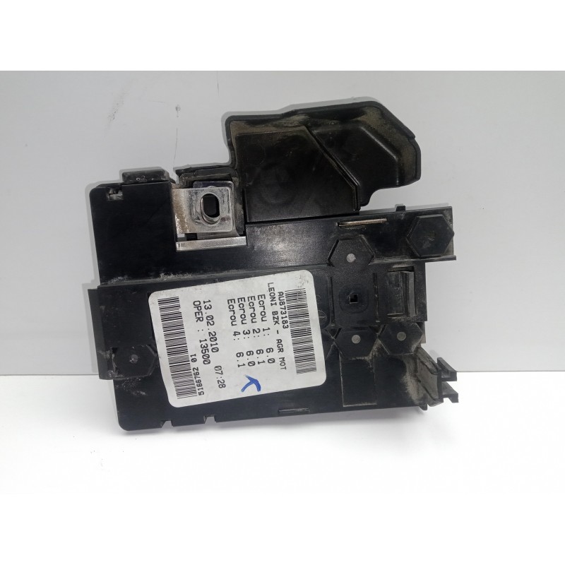 Recambio de caja reles / fusibles para seat ibiza (6j5) 1.4 16v referencia OEM IAM 6R0937548C BATERIA.POSITIVO 