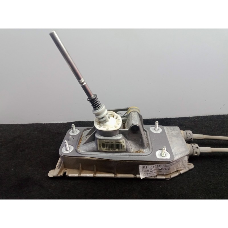 Recambio de palanca cambio para seat ibiza (6j5) 1.4 16v referencia OEM IAM 6Q0711061E  