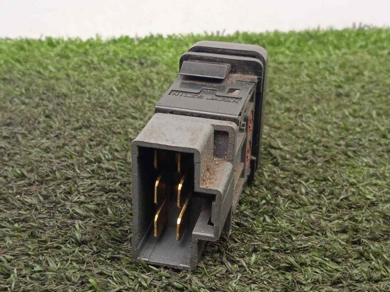 Recambio de interruptor para isuzu n-series npr / nqr 4.8 referencia OEM IAM 8971368141  