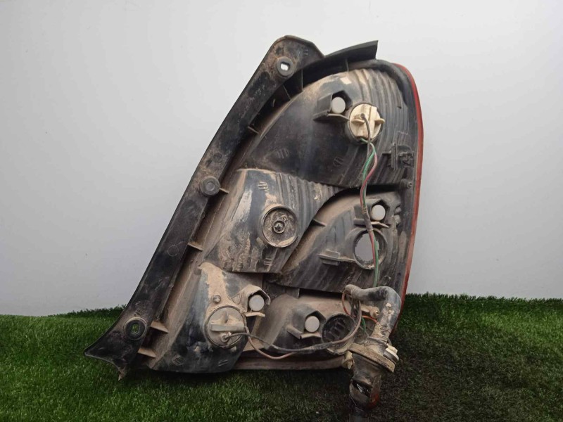 Recambio de piloto trasero izquierdo para kia carens 1.8 cat referencia OEM IAM  00-02 