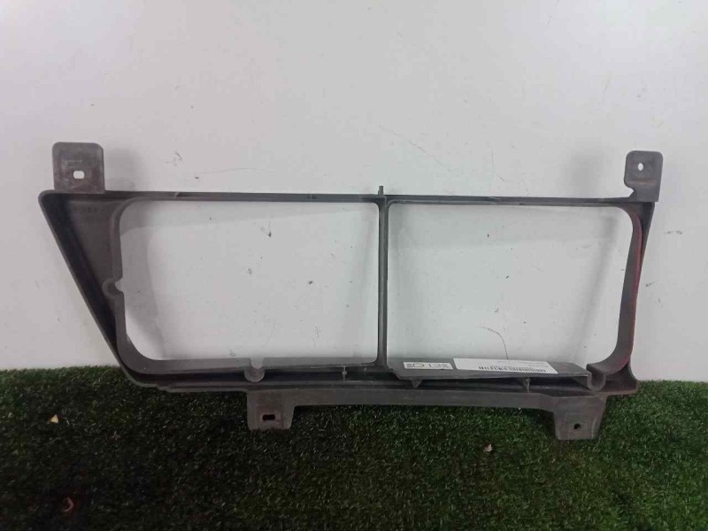 Recambio de moldura para isuzu n-series npr / nqr 4.8 referencia OEM IAM 8975810890 MOLDURA FARO DOBLE 