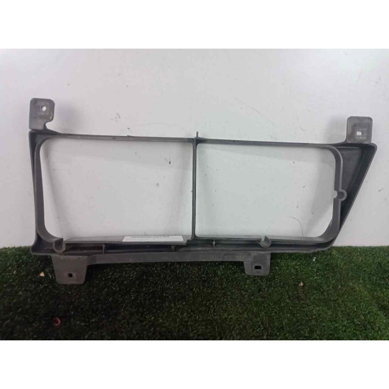 Recambio de moldura para isuzu n-series npr / nqr 4.8 referencia OEM IAM 8975810880 MOLDURA FARO 