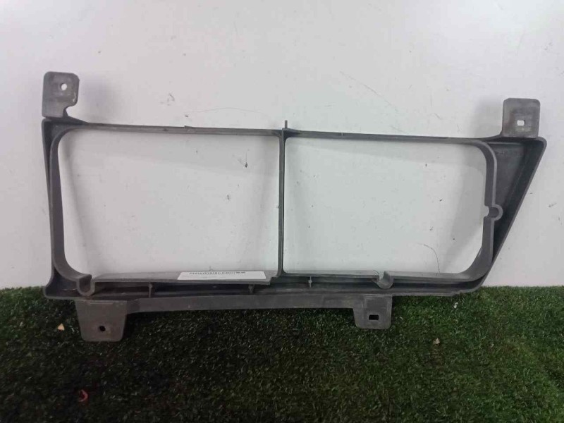 Recambio de moldura para isuzu n-series npr / nqr 4.8 referencia OEM IAM 8975810880 MOLDURA FARO 