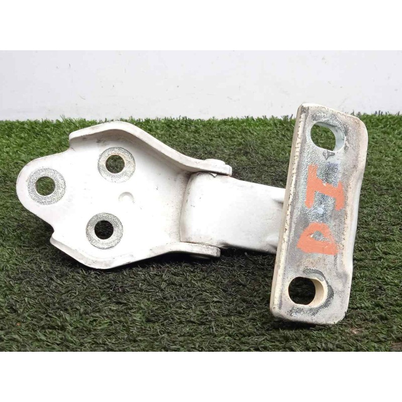 Recambio de bisagra para iveco daily furgón 2.3 diesel cat referencia OEM IAM 504131917 DELANTERA IZQUIERDA