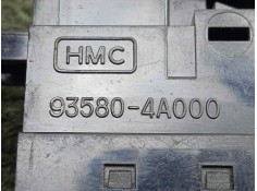 Recambio de mando elevalunas delantero derecho para hyundai h 1 2.5 crdi cat referencia OEM IAM 935804A000 H1.  2