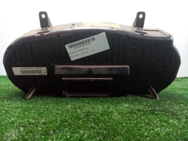 Recambio de cuadro instrumentos para seat leon (1p1) 1.9 tdi referencia OEM IAM 110080280027  