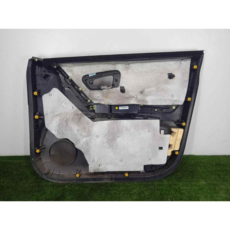 Recambio de guarnecido puerta delantera izquierda para ssangyong korando 2.0 td cat referencia OEM IAM   