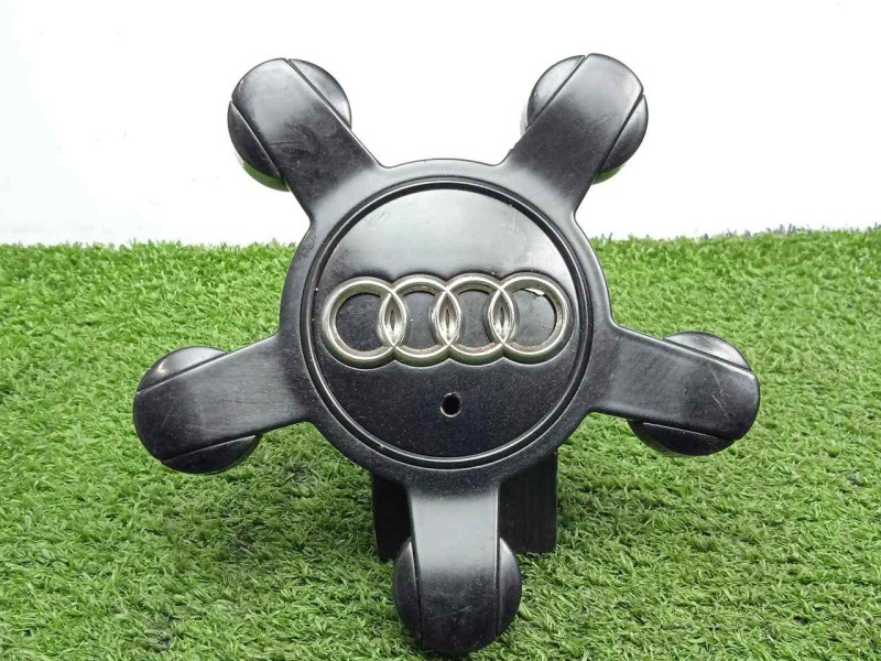 Recambio de tapacubos para audi a3 sedán(8vs) 2.0 16v tdi referencia OEM IAM 8R0601165  