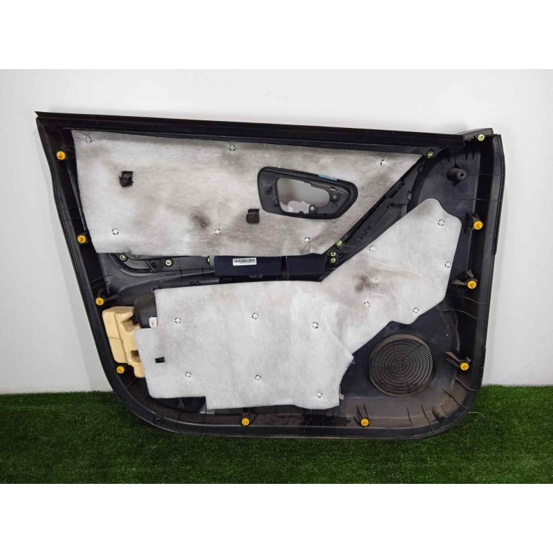 Recambio de guarnecido puerta delantera derecha para ssangyong korando 2.0 td cat referencia OEM IAM   