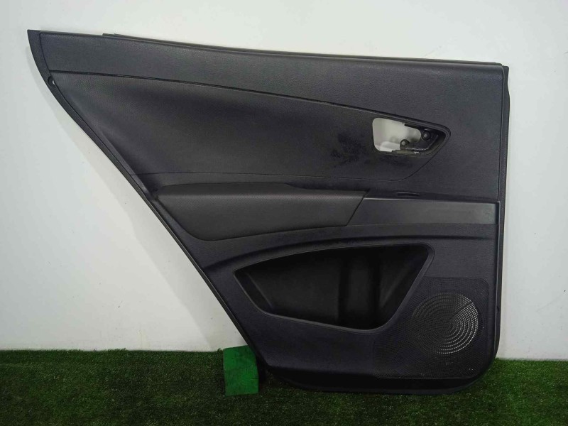 Recambio de guarnecido puerta trasera izquierda para ssangyong korando 2.0 td cat referencia OEM IAM   