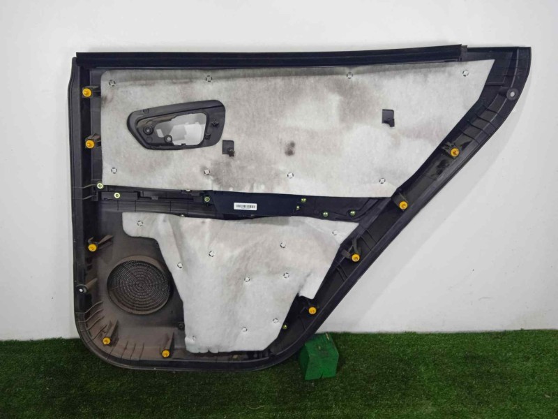 Recambio de guarnecido puerta trasera izquierda para ssangyong korando 2.0 td cat referencia OEM IAM   