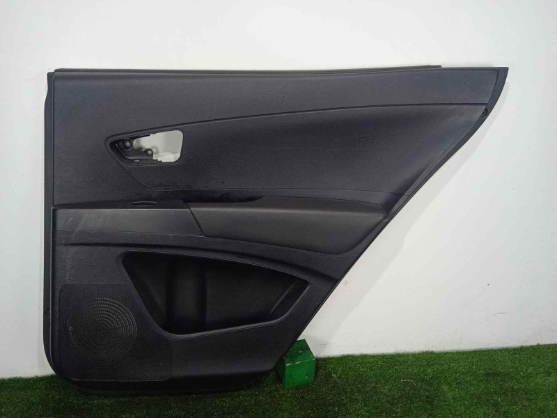 Recambio de guarnecido puerta trasera derecha para ssangyong korando 2.0 td cat referencia OEM IAM   