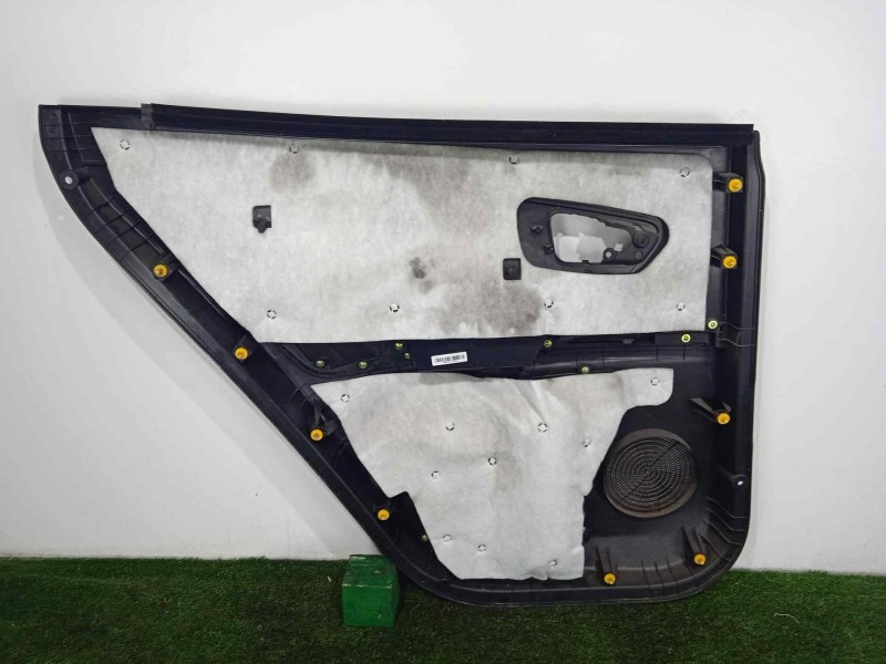 Recambio de guarnecido puerta trasera derecha para ssangyong korando 2.0 td cat referencia OEM IAM   