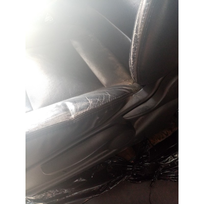 Recambio de asiento delantero izquierdo para ssangyong korando 2.0 td cat referencia OEM IAM  CUERO.NEGRO 