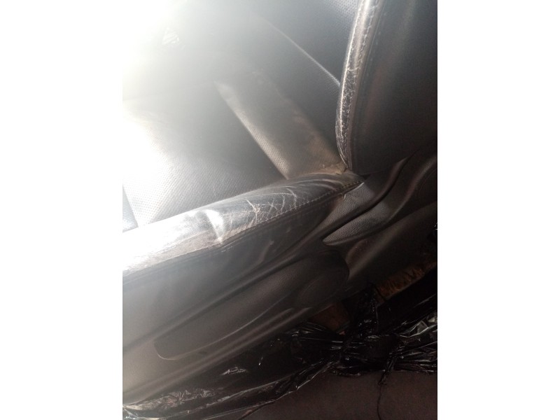 Recambio de asiento delantero izquierdo para ssangyong korando 2.0 td cat referencia OEM IAM  CUERO.NEGRO 