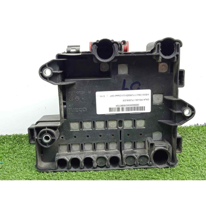 Recambio de caja reles / fusibles para iveco daily furgón 2.3 diesel cat referencia OEM IAM 5801585977  