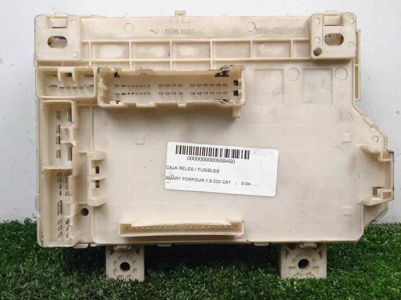 Recambio de caja reles / fusibles para smart forfour 1.5 cdi cat referencia OEM IAM A4545400424-MN902450U  