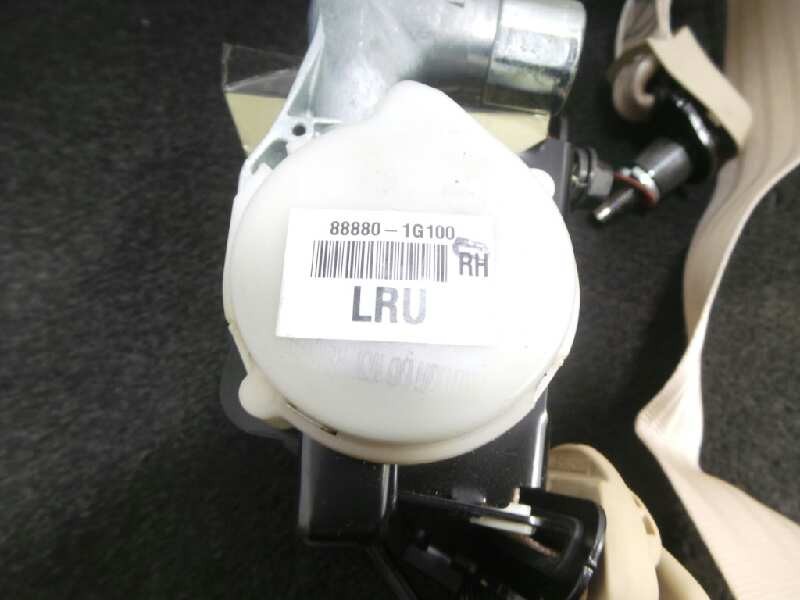 Recambio de cinturon seguridad delantero derecho para kia rio referencia OEM IAM 888801G100RU  NUEVO
