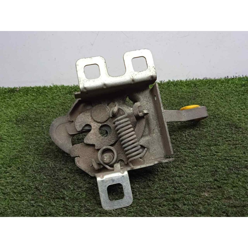 Recambio de cerradura capot para iveco daily furgón 2.3 diesel cat referencia OEM IAM 5801688584  
