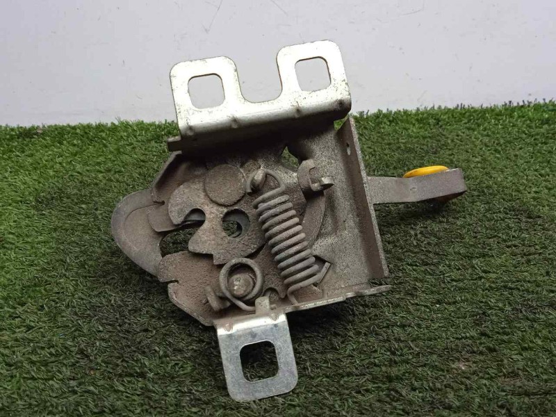 Recambio de cerradura capot para iveco daily furgón 2.3 diesel cat referencia OEM IAM 5801688584  