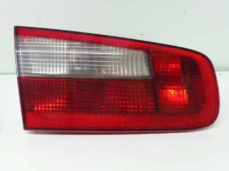 Recambio de piloto trasero central para renault laguna ii (bg0) referencia OEM IAM 9072 01-05 INTERIOR