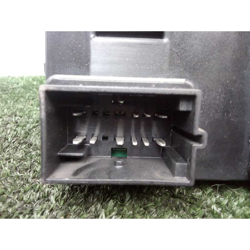 Recambio de caja reles / fusibles para kia carnival 2.9 crdi cat referencia OEM IAM 919544D270  