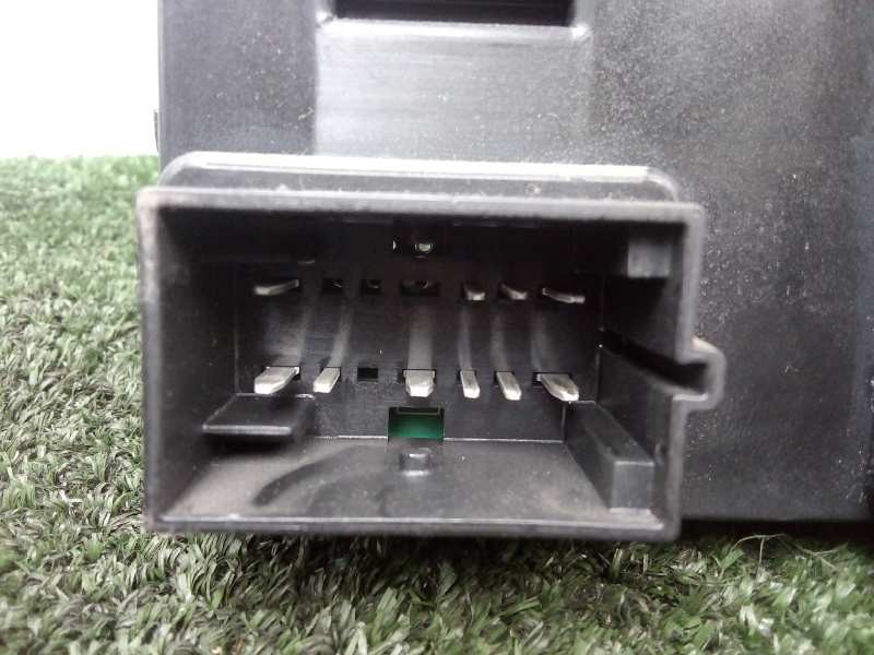 Recambio de caja reles / fusibles para kia carnival 2.9 crdi cat referencia OEM IAM 919544D270  