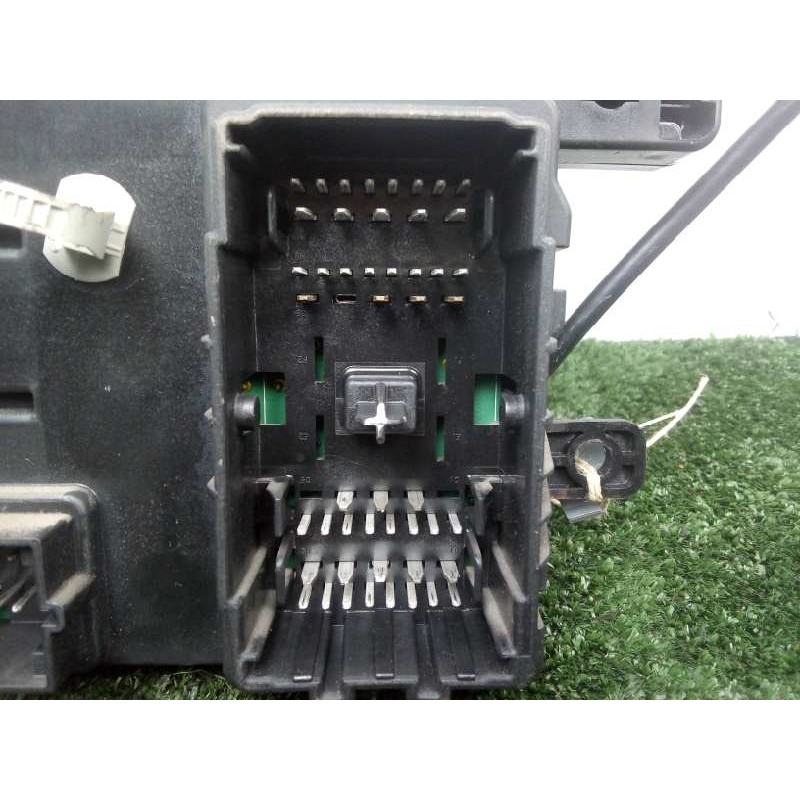 Recambio de caja reles / fusibles para kia carnival 2.9 crdi cat referencia OEM IAM 919544D270  