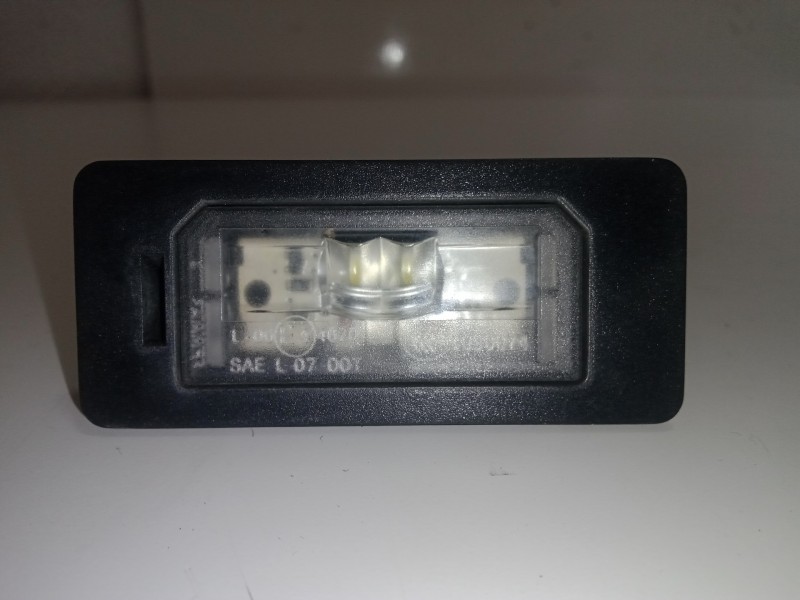 Recambio de piloto matricula para bmw serie 3 lim. (f30) 2.0 16v diesel referencia OEM IAM 63267193293  