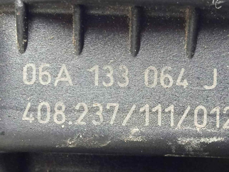 Recambio de caja mariposa para volkswagen golf iv berlina (1j1) 1.6 referencia OEM IAM 06A133064J  