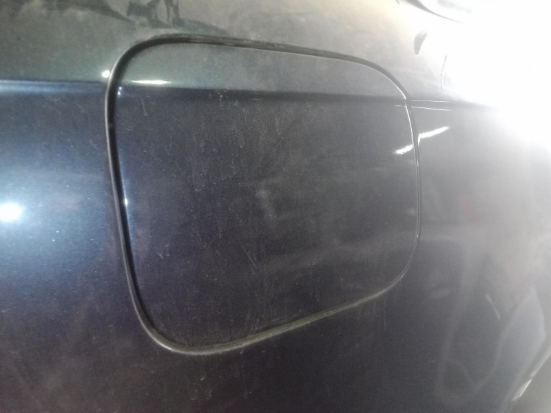 Recambio de tapa exterior combustible para audi a4 berlina (8e) 1.8 20v turbo referencia OEM IAM   