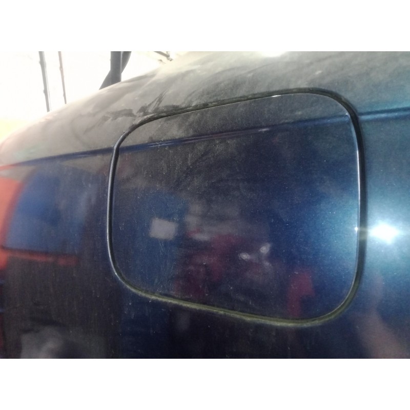 Recambio de tapa exterior combustible para audi a4 berlina (8e) 1.8 20v turbo referencia OEM IAM   