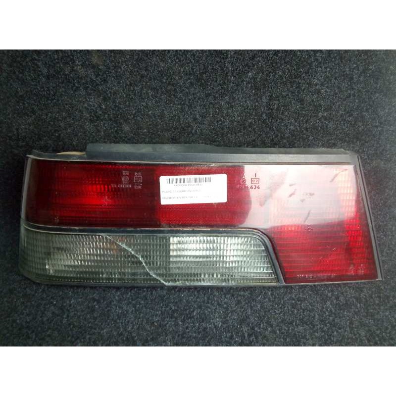 Recambio de piloto trasero izquierdo para peugeot 405 berlina 1.9 referencia OEM IAM  BLANCO/ROJO 1.SERIE