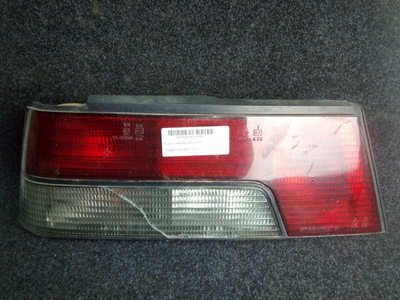 Recambio de piloto trasero izquierdo para peugeot 405 berlina 1.9 referencia OEM IAM  BLANCO/ROJO 1.SERIE