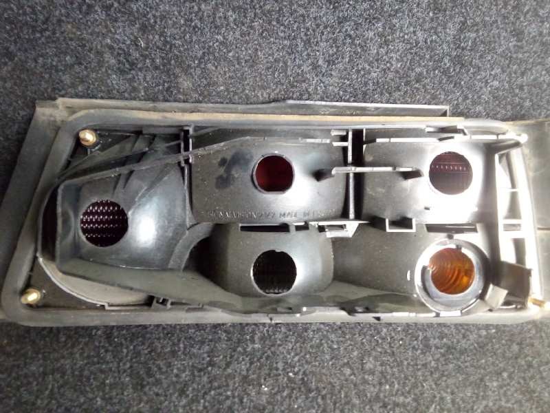 Recambio de piloto trasero izquierdo para peugeot 405 berlina 1.9 referencia OEM IAM  BLANCO/ROJO 1.SERIE