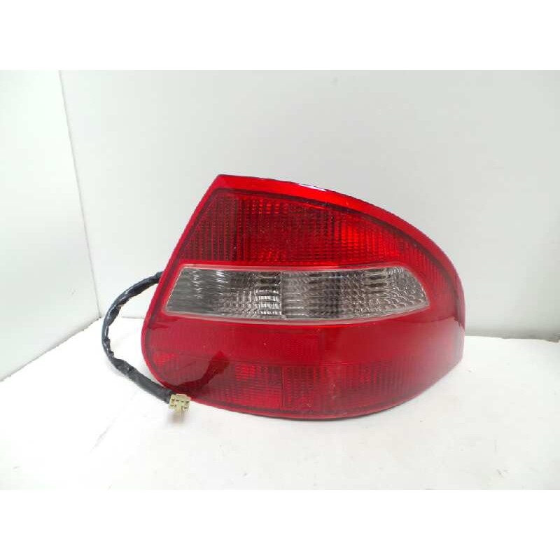 Recambio de piloto trasero derecho para kia clarus referencia OEM IAM 0K9BA51150B MATERIAL NUEVO - ORIGINAL KIA SEDAN