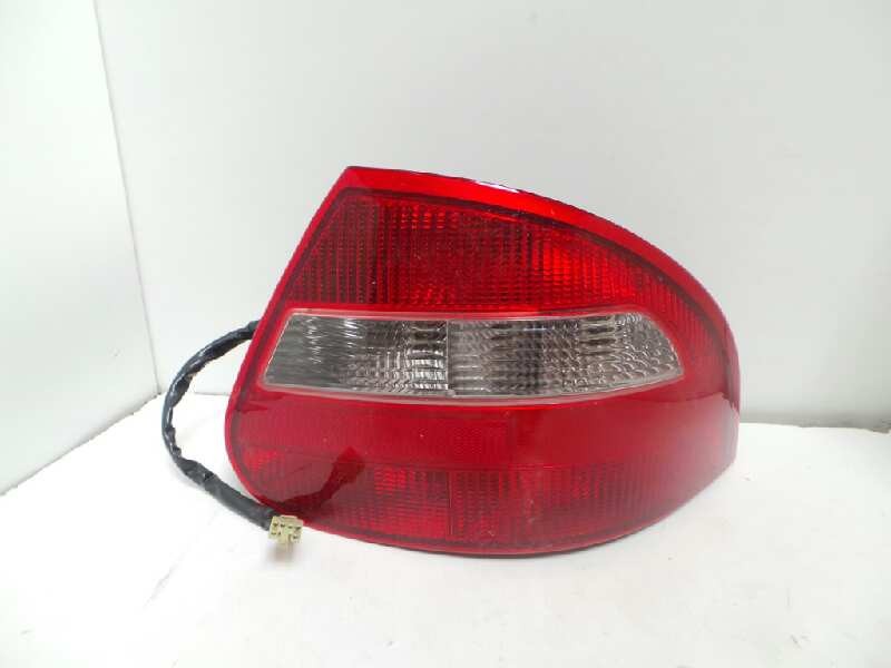 Recambio de piloto trasero derecho para kia clarus referencia OEM IAM 0K9BA51150B MATERIAL NUEVO - ORIGINAL KIA SEDAN