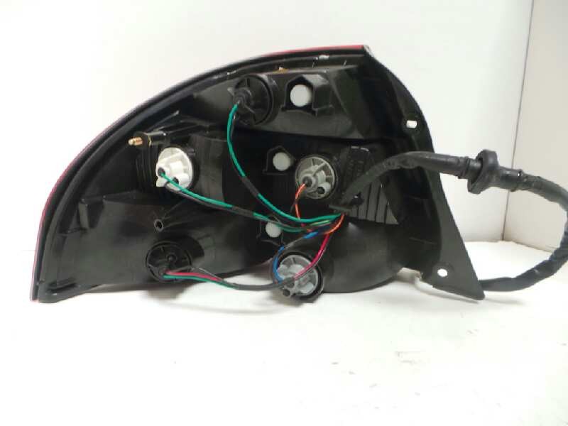 Recambio de piloto trasero derecho para kia clarus referencia OEM IAM 0K9BA51150B MATERIAL NUEVO - ORIGINAL KIA SEDAN