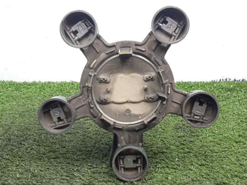 Recambio de tapacubos para audi a3 sedán(8vs) 2.0 16v tdi referencia OEM IAM 8R0601165  