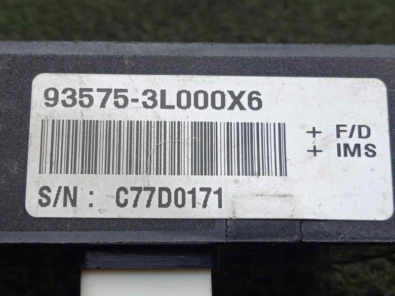 Recambio de mando elevalunas delantero derecho para hyundai grandeur / azera 2.2 crdi referencia OEM IAM 935753L000X6-935753L300