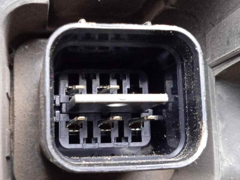 Recambio de faro derecho para kia carens 2.0 crdi referencia OEM IAM SINREFERENCIA 02-06 