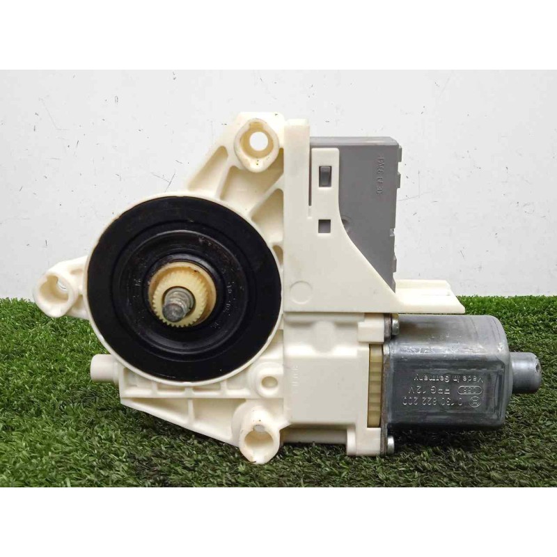 Recambio de motor elevalunas trasero derecho para peugeot 407 1.6 hdi referencia OEM IAM 999066103  