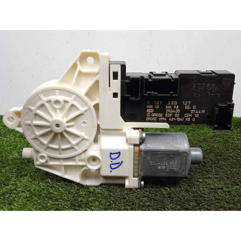 Recambio de motor elevalunas delantero derecho para peugeot 407 1.6 hdi referencia OEM IAM 1137328127-994421104  